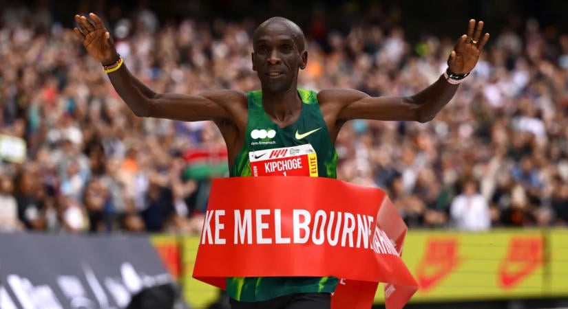 Eliud Kipchoge pályacsúccsal nyerte a Melbourne Marathont