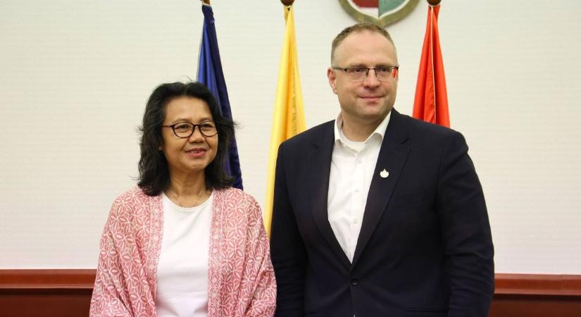 Penny Dewi Herasati: gazdagítsuk tovább Indonézia és Szolnok együttműködését