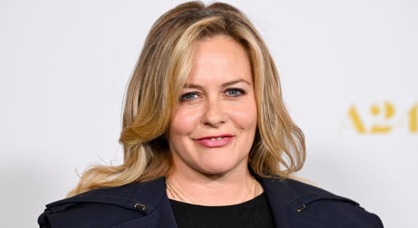 A Spinédzserek sztárja, Alicia Silverstone 50 éves lett, 15 éves fia pedig a kiköpött mása