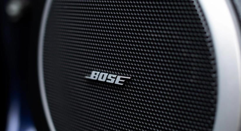 A Ferrari bekebelezte a Trabantot... akarom mondani a Bose megvette a Skullcandyt