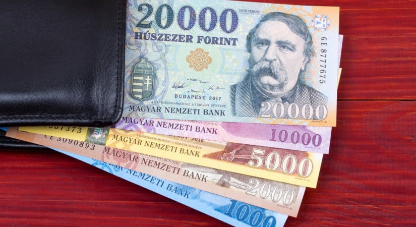 Friss hír jött az októberi nyugdíjakról, nem úgy érkezik a pénz, mint szeptemberben