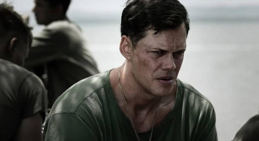 Bill Skarsgård és Nicholas Galitzine sztárfocisták, de most háborúba mennek