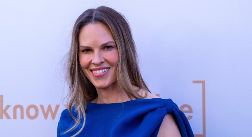 Szinte hihetetlen: Hilary Swank 52 évesen babát vár