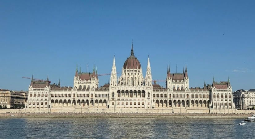 Maximálták az állami cégek vezetőinek díjazását