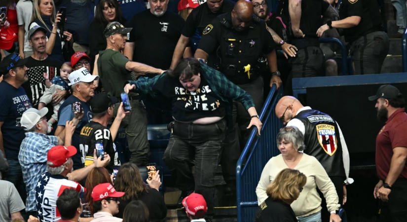 Verekedésbe torkollott Trump ohiói kampányrendezvénye (videó)