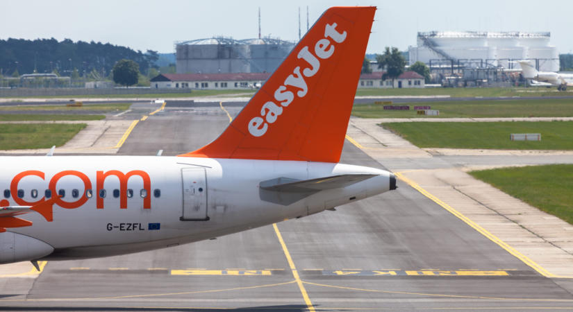 Sztrájkolnak az Easyjet légiutas-kísérői: eddig száz járatot töröltek