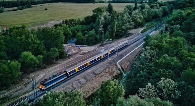 Alig indult újra a vasút, máris újabb vágányzár jön Veszprém és Ajka között