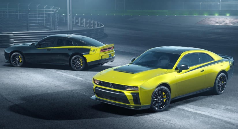 A benzines Dodge Charger éppen agyonveri az elektromost