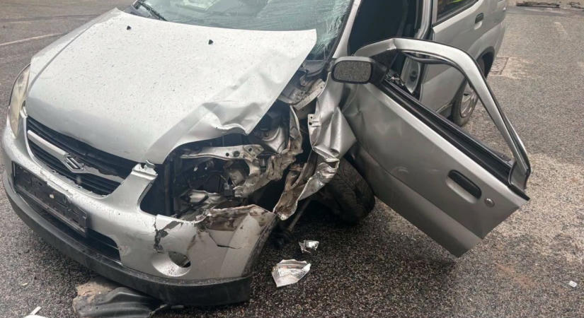 Itt vannak a helyszíni fotók a kőszegi hármas karambolról