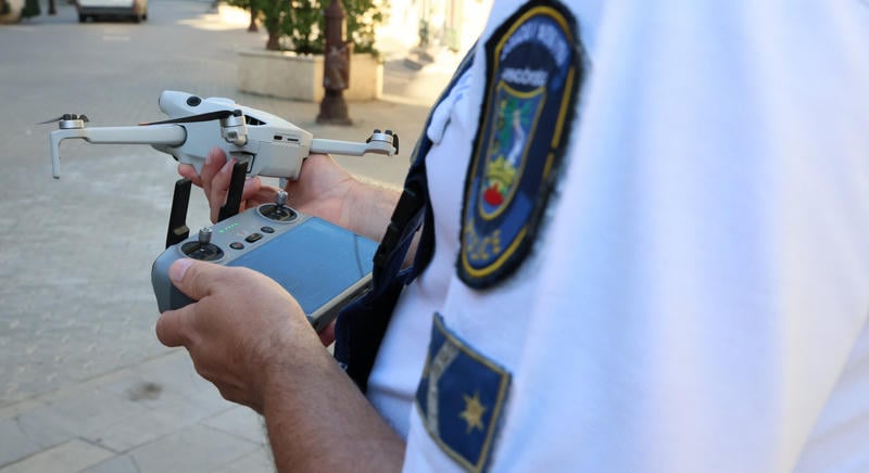Drónnal is ellenőrzik az elektromos rollereseket Kaposváron