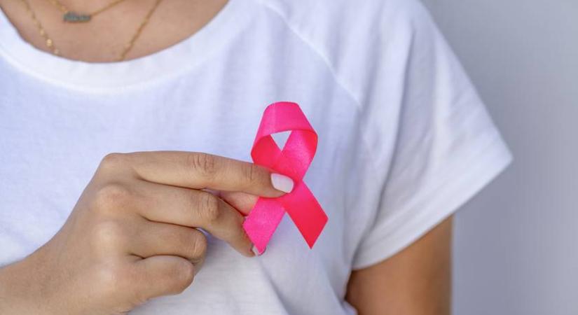 A mellrák 8 korai jele, amelyet sok nő túl későn vesz észre: nem csak a csomó jelzi a bajt