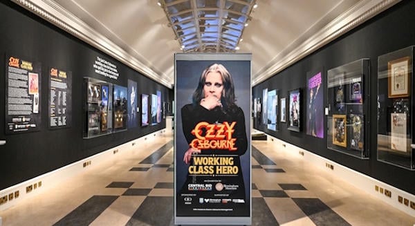 Már majdnem 800 ezren látták a Birmingham-i Ozzy Osbourne-kiállítást