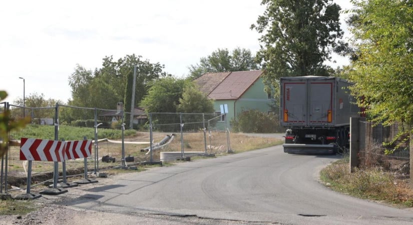 Drasztikusan visszaszorítanák a teherforgalmat két szegedi útszakaszon