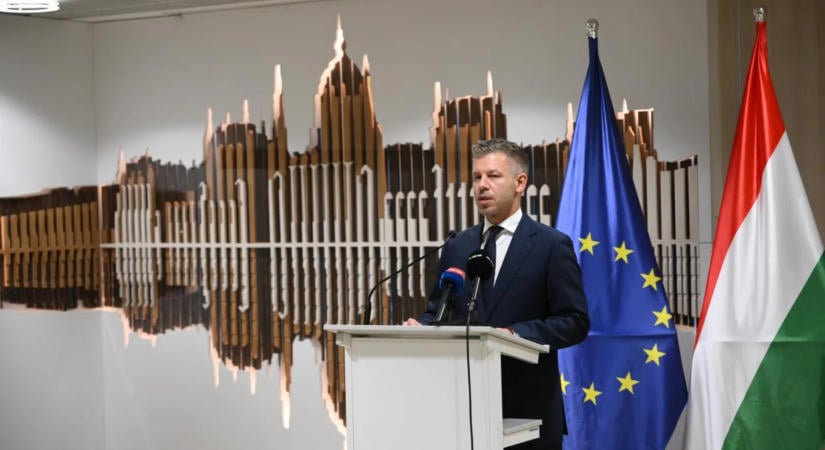 Az 1956-os forradalomra való megemlékezéssel kezdődik az uniós csúcstalálkozó