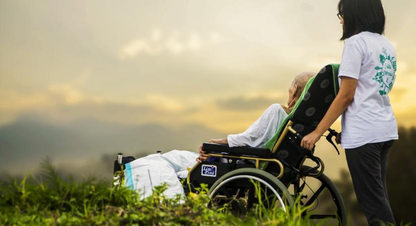 Kutatási jelentés a magyarországi otthoni hospice ellátás politikai gazdaságtanáról