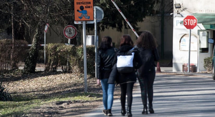 Azonnali hatállyal elbocsátották a fóti gyermekotthon volt igazgatóját a csepeli iskolából