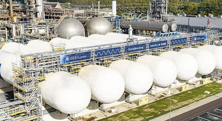 Hollandiában épült meg Európa legnagyobb szén-dioxid-leválasztó létesítménye