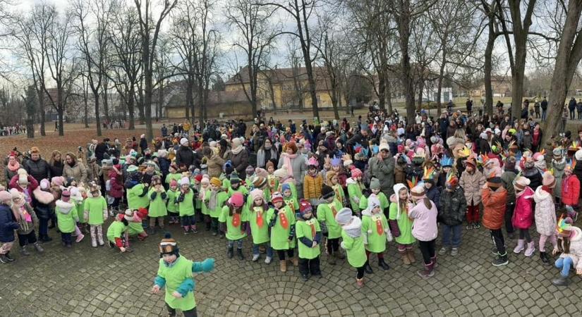 Így kergették el a telet a szeghalmi gyerekek