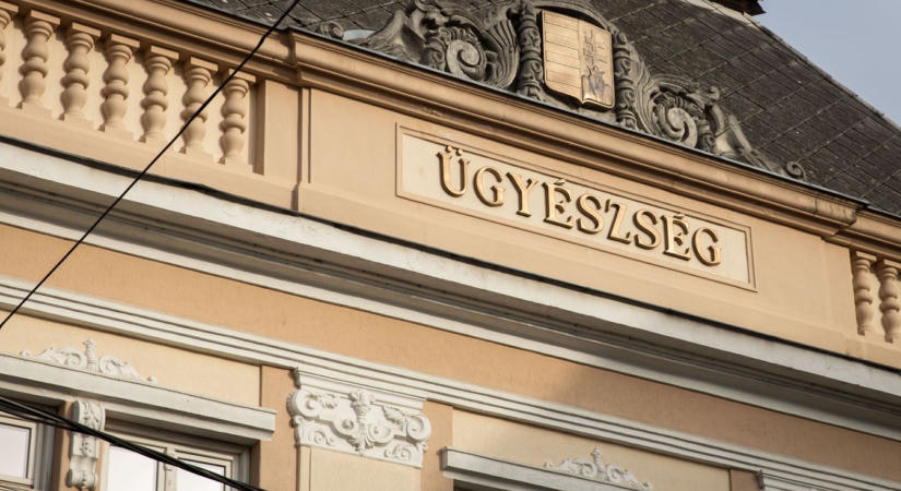 Riadalmat keltett az orvosi rendelőnél, később a saját gondnokát is bántalmazta a zalai férfi