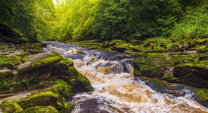 Gyönyörűek, mégis veszélyesek: 8 brit turistalátványosság, ahol nem árt az óvatosság