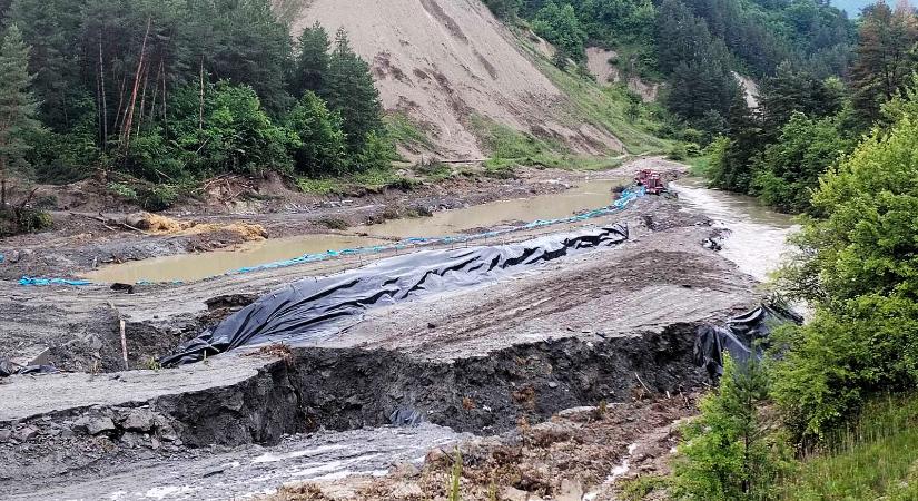 Kisebb beomlások következhetnek, lakott területek nincsenek veszélyben