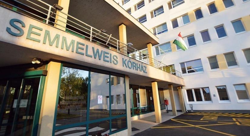 Indul a klímaprogram: lecserélhetik a közel 30 éves folyadékhűtőt a halasi kórházban