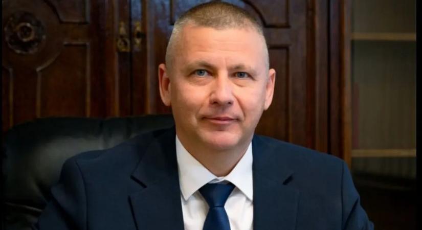 Három év után ismét ejtőernyős ugrást hajtott végre Ruszin-Szendi Romulusz
