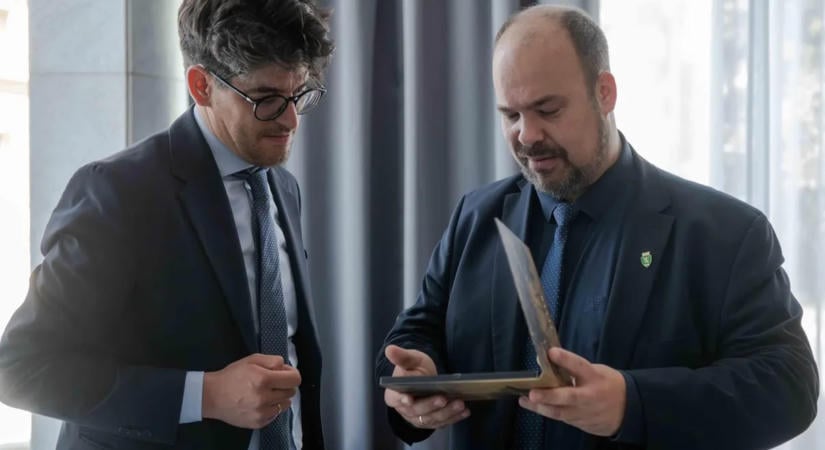 Kiderült, kinek a zsebébe vándorol a tiszás Velkey György méregdrága irodabérleti díja