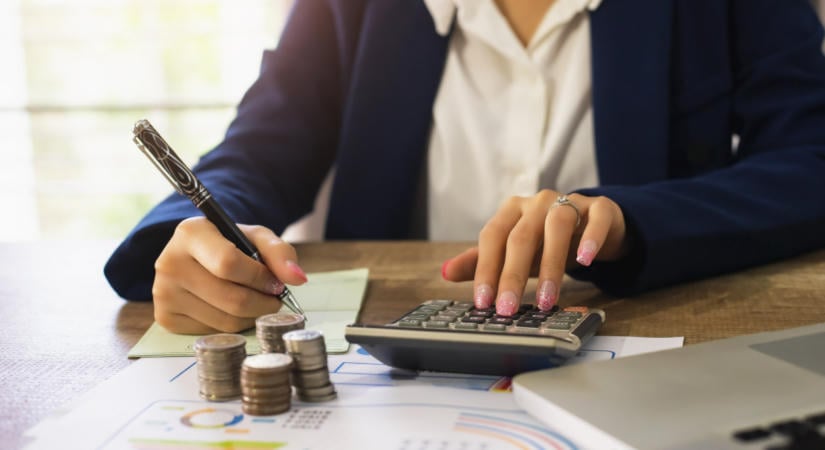 Hogyan hat a bankszámla-költségekre a tranzakciós illeték 2027-től várható módosítása