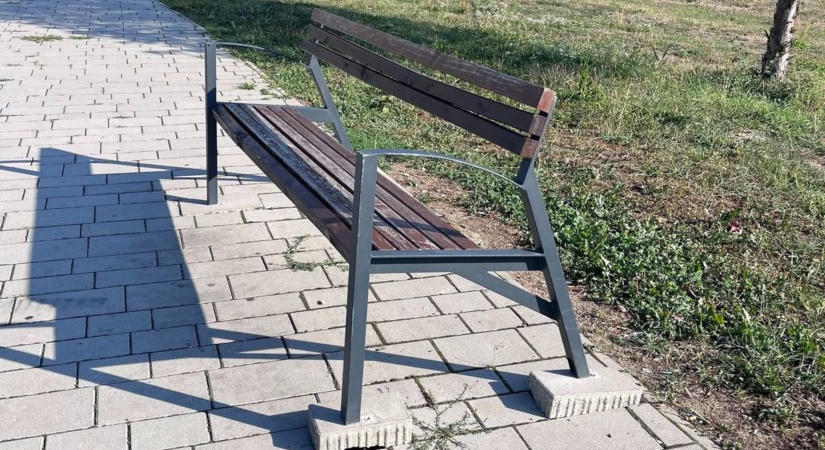 Ismét vandálok garázdálkodtak az Emlékmű-dombon - fotó