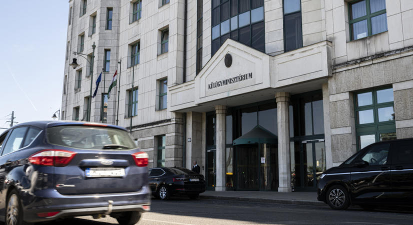 Válaszolt az Indexnek a külügyminisztérium a lóbotrányra