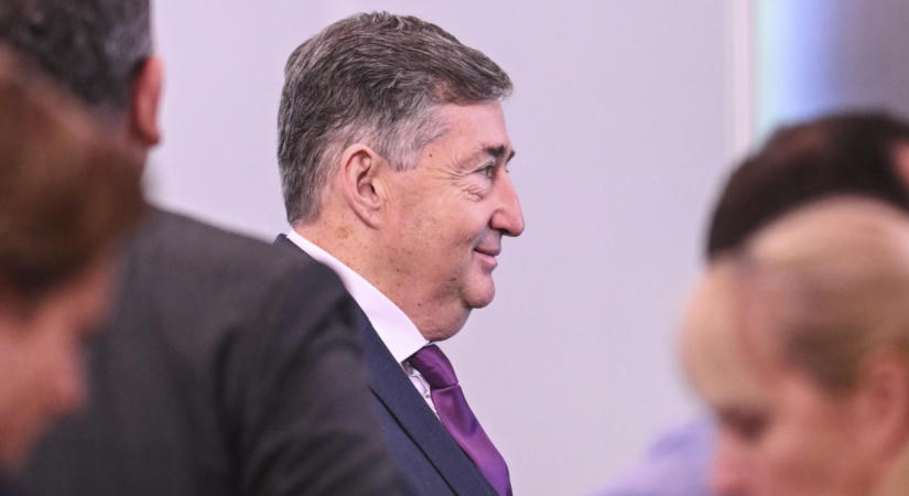 Mészáros Lőrinc A tanú forgalmazási jogait is megszerezte, a közmédiának úgy kellett kölcsönkérnie tőle, hogy leadhassa