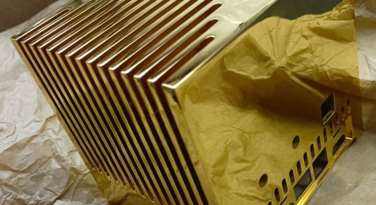 13 kilogrammnyi 24 karátos aranyból készült ez a bő félmilliárd forintba kerülő PC