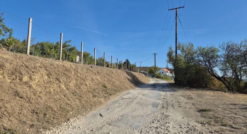 Kétszázmilliós útfejlesztés Csopak és Paloznak között (galéria)