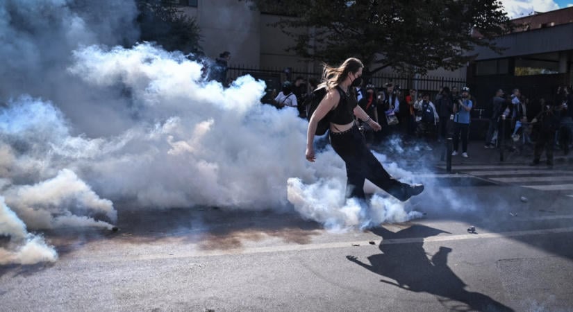 Francia miniszterelnök: a kormány október végén válaszol a középiskolások követeléseire