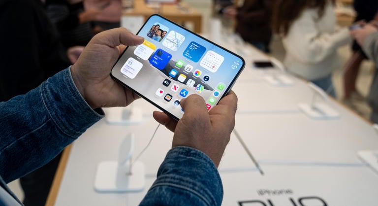 Komoly gond van az Apple méregdrága csúcsmobiljával, közleményt adott ki a cég