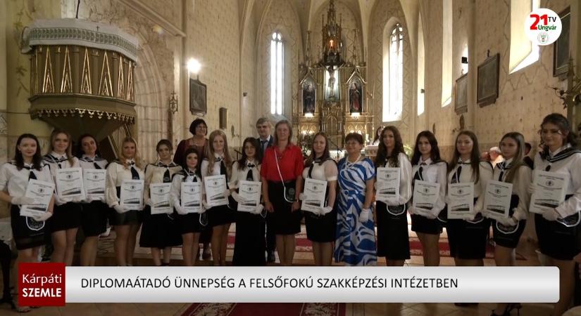 Diplomaátadó ünnepség a felsőfokú szakképzési intézetben (videó)