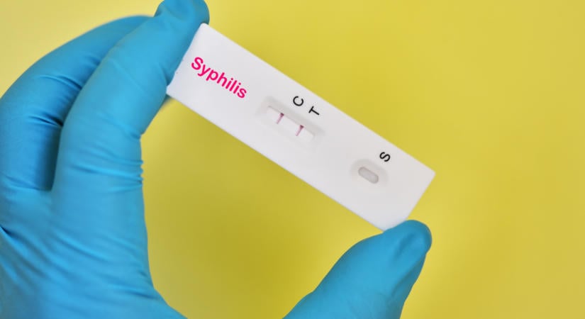 Gyorsan terjed a csecsemőkre is veszélyes, halálos fertőzés - Fontos döntéseket hozott a járványügyi hatóság