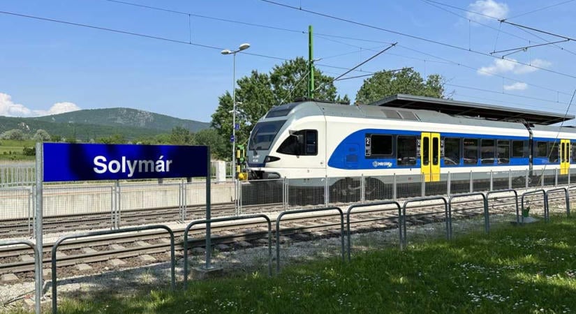 Elgázolt egy embert a vonat Solymáron, forgalmi korlátozások vannak az esztergomi vonalon