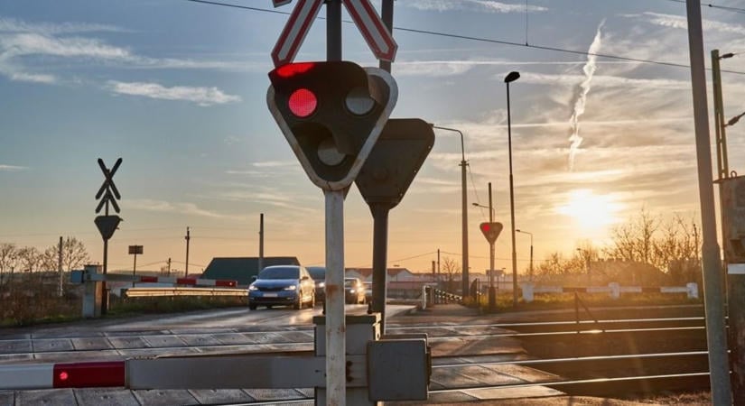 Meglepő ötlettel állt elő a MÁV: a telefon most életeket menthet