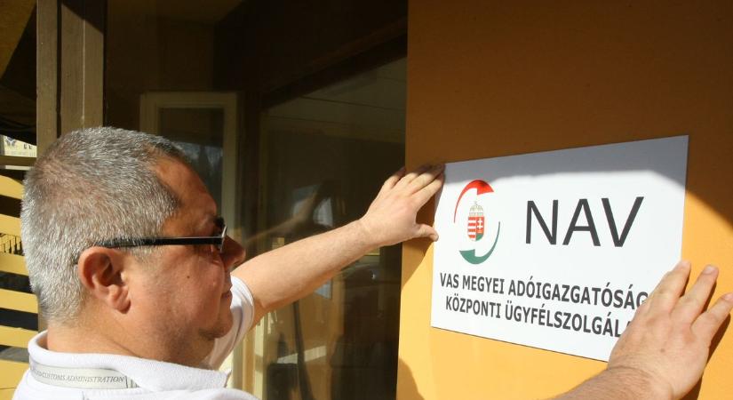Megrohamozzák a NAV-ellenőrök a Balaton-partot, kétmilliós bírsággal fenyegetik a vendéglősöket