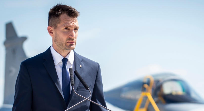Kiderült: komoly sérülése van a lezuhant Gripen pilótájának