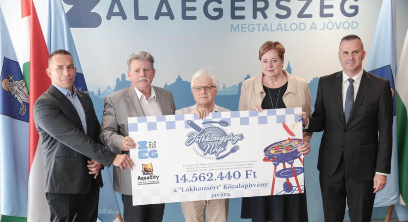 A Lakhatási Közalapítvány kapta az AquaCity jótékonysági napjának adományát – mutatjuk, mire fordítják (galéria, videó)