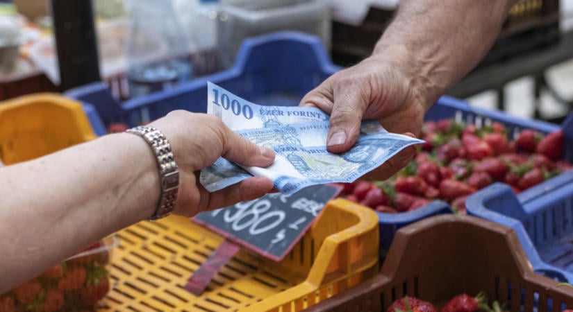 Történelmi döntést hozott az MNB, 2028-tól a jelenlegi 3 százalékról 2,5 százalékra mérsékelte az inflációs célt
