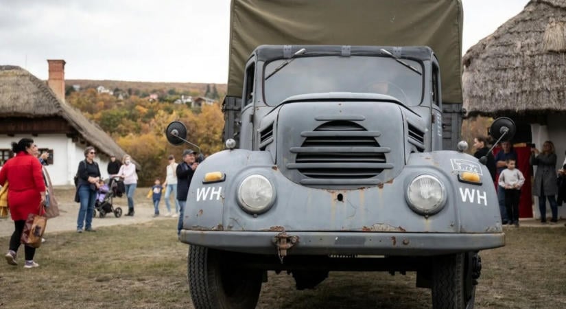 Október 23. - Az 1956-os forradalom vidéki eseményeit idézi meg a szentendrei Skanzen