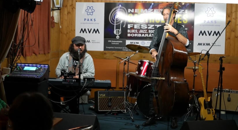 Jótékonysági koncertnek adott otthont a Gastroblues Klub