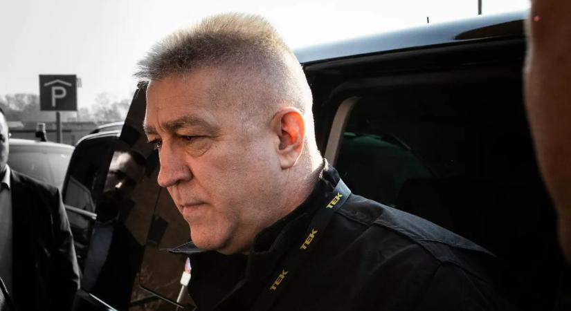Orbán Viktor kiállt Hajdu János mellett