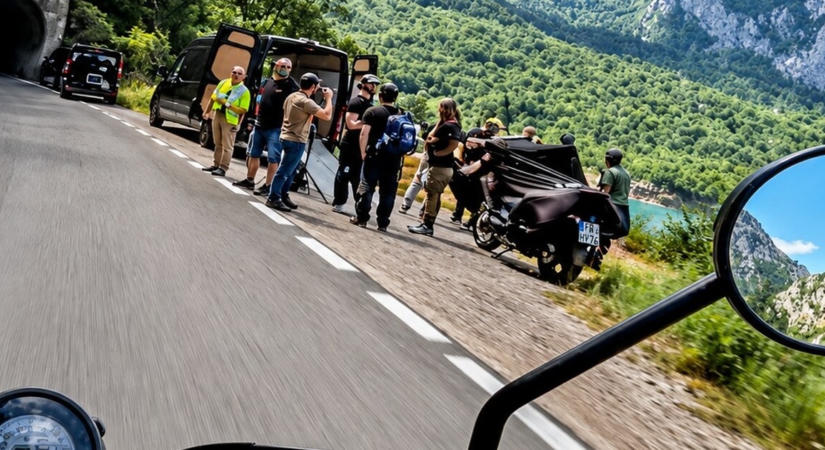 Magyar motorosok szúrták ki a Kawasaki Versys 900-at - Újabb sornégyes Versys érkezik