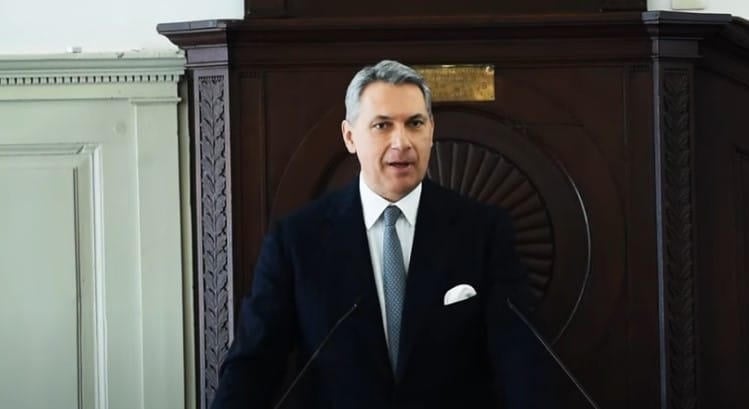 Lázár János helyére érkezik az új képviselő