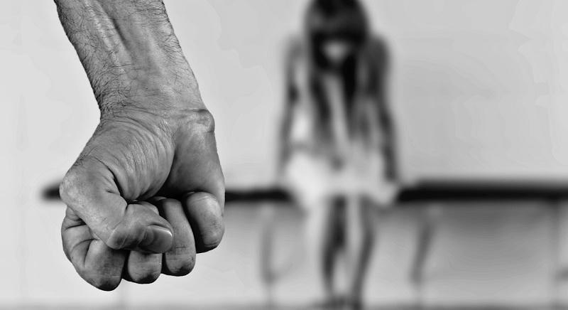 Törvénymódosítás készül a bántalmazók ellen – 28 nőt gyilkoltak meg az év eleje óta